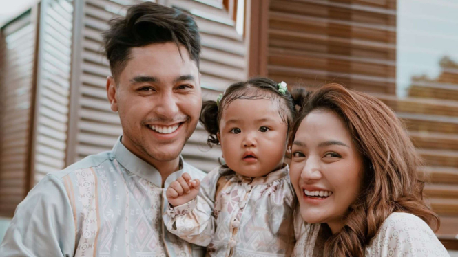 Siti Badriah, Krisjiana Baharudin dan anaknya