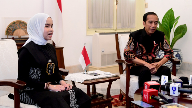 Presiden Jokowi menerima kontestan Americas Got Talent (AGT) 2023, Putri Ariani