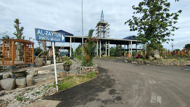 Pintu Masuk Ponpes Al-Zaytun