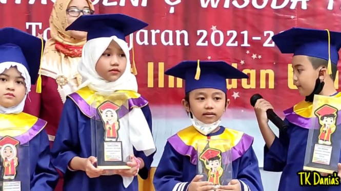 Ilustrasi Wisuda Taman Kanak-kanak (TK)