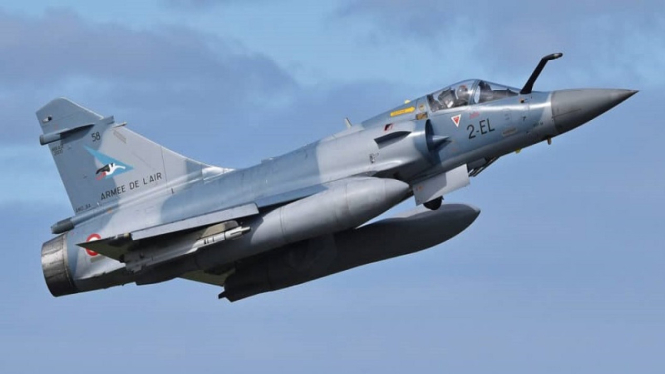 Pesawat Tempur Dassault Mirage 2000-5 buatan Prancis