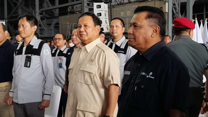 Menteri Pertahanan Prabowo Subianto saat menghadiri acara The 1st Defend ID's Day di PT Dirgantara Indonesia (DI), Bandung, Jawa Barat, Kamis, 15 Juni 2023.