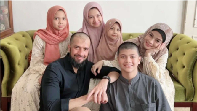 Keluarga Jihan Fahira dan Primus Yustisio