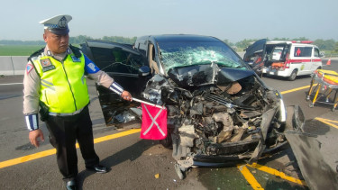 Kondisi kendaraan yang terlibat lakalantas di tol Jomo.