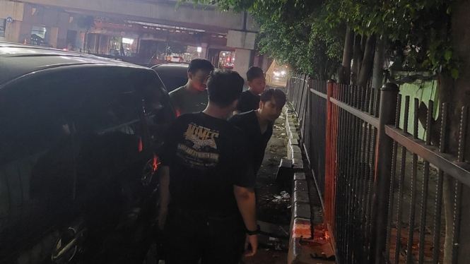 Penangkapan pelaku pemerkosaan bergilir SPG dalam mobil berjalan.