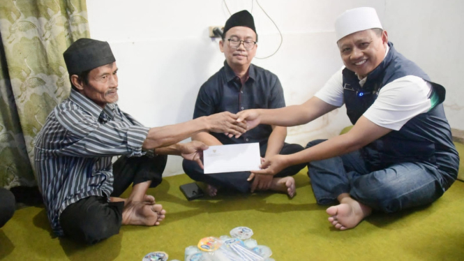 Wagub Jabar bertakziah ke rumah duka siswa SMK tertabrak kereta api di Tasik