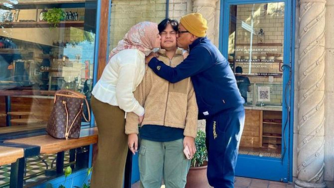 Uya Kuya dan istri bersama sang putra, Nino Kuya