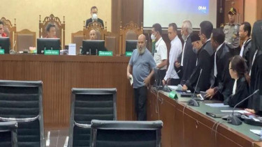 Gubernur Papua nonaktif Lukas Enembe jalani sidang dakwaan