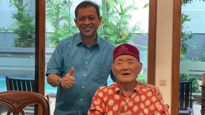 Wagub Kaltim, H Hadi Mulyadi berkunjung ke rumah HM Jos Soetomo