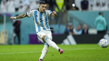 Gelandang Argentina, Leandro Paredes