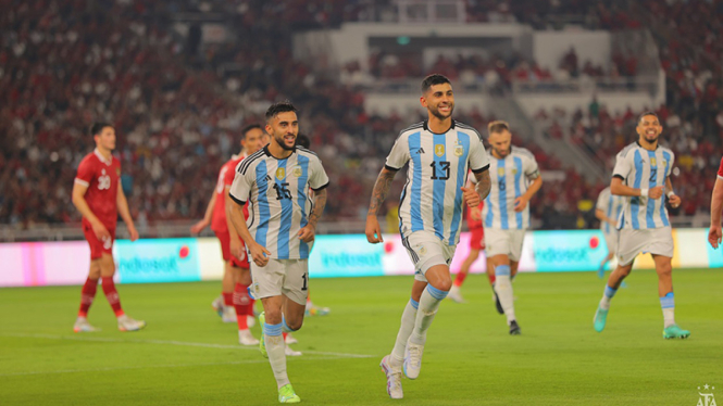 Selebrasi pemain Argentina usai bobol gawang Timnas Indonesia
