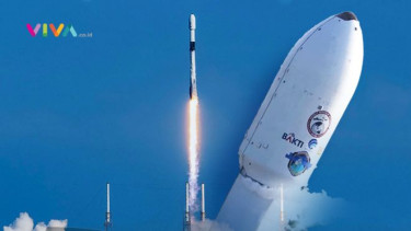 Satelit Republik Indonesia 1 (Satria-1) meluncur ke luar angkasa.