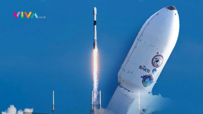 Satelit Republik Indonesia 1 (Satria-1) meluncur ke luar angkasa.