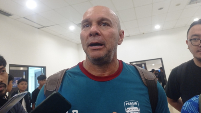 Asisten pelatih kiper Persib, Luizinho Passos