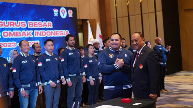 Ketua Umum PB PSOI, Pandu Sjahrir dan Ketua KONI Marciano Norman