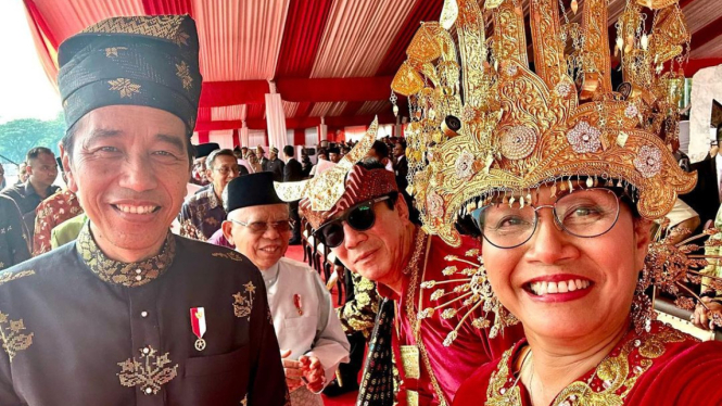 Presiden Jokowi dan Menteri Keuangan Sri Mulyani.