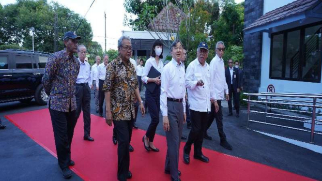 Kaisar Jepang Naruhito dan Menteri PUPR Basuki Hadimuljono.