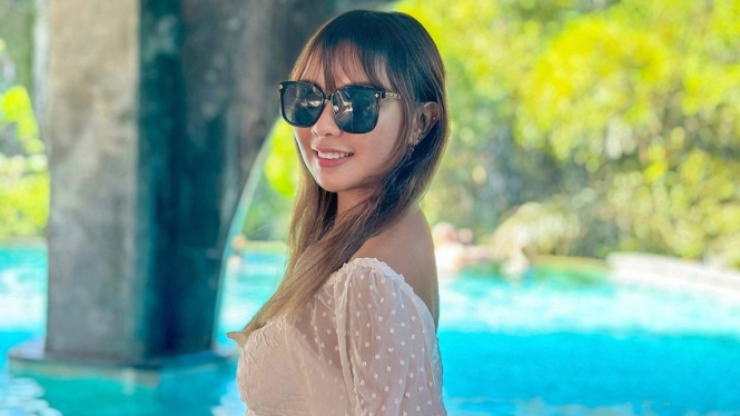 Selebgram Ezrani Tasiam. 