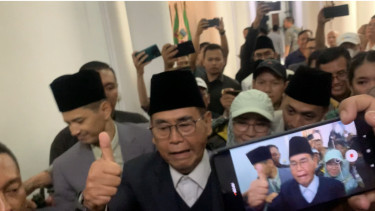 Panji Gumilang usai diperiksa di Gedung Sate, Bandung
