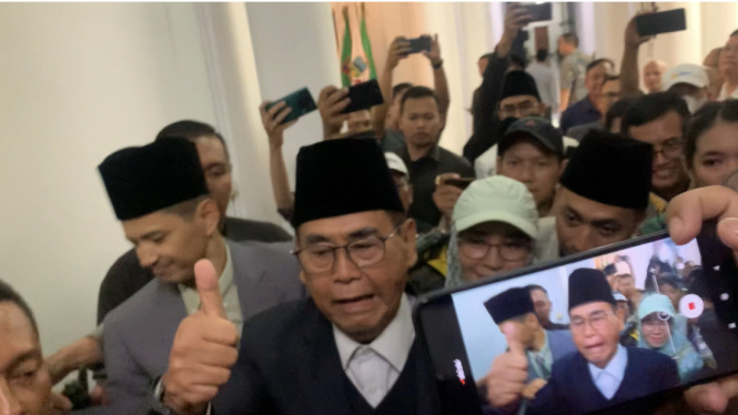Panji Gumilang usai diperiksa di Gedung Sate, Bandung