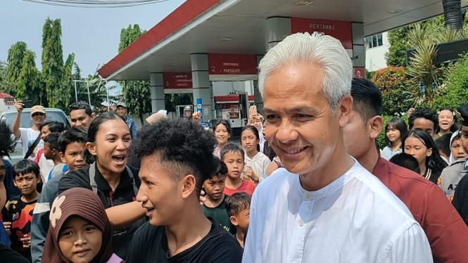 Bakal Capres PDIP Ganjar Pranowo blusukan di Pasar Minggu, Jakarta Selatan