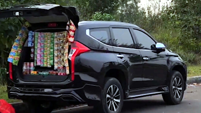 VIVA Otomotif: Mitsubishi Pajero Sport dipakai jualan kopi
