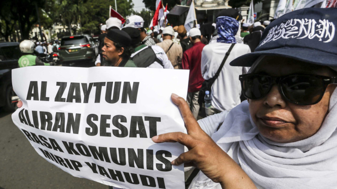 Aksi Demo Tuntut Penutupan Al-Zaytun