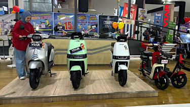 VIVA Otomotif: Peluncuran motor baru Viar di Jakarta Fair 2023