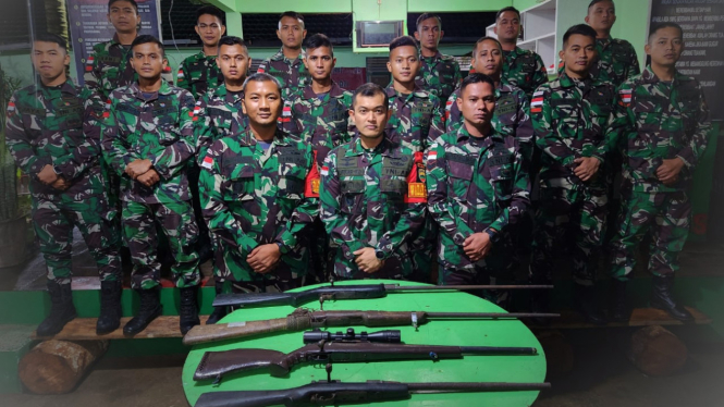 VIVA Militer: Tim khusus Yonif 132 Bima Sakti dan senjata milik OPM.