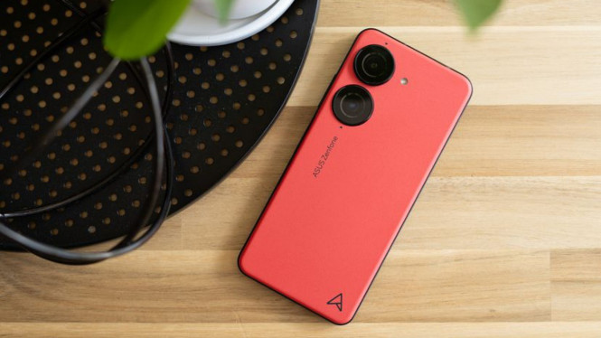 Asus Zenfone 10.
