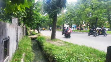 TKP ditemukan dua jasad mengapung di dalam selokan di Jalan AH Nasution, Medan.
