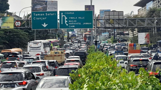 Jalur menuju puncak Bogor macet dari arah Jakarta. (ilustrasi)