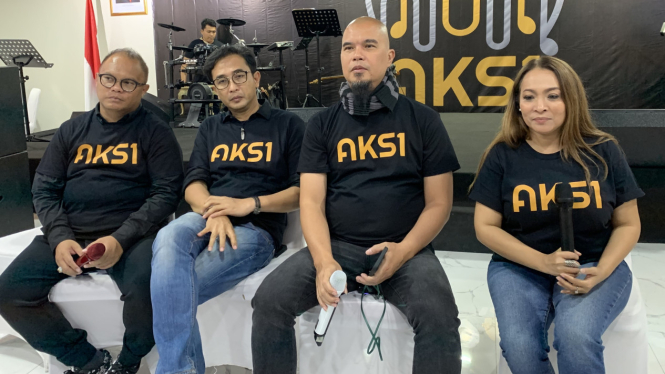 AKSI.