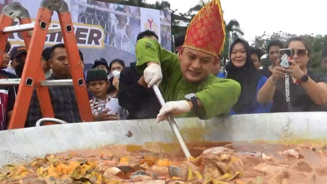 Bobon Santoso. 
