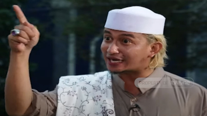 Pimpinan Pondok Pesantren (Ponpes) Tajul Alawiyyin, Habib Bahar bin Smith