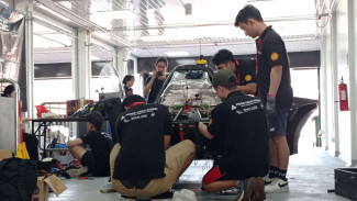 Suasana Paddock Tour Shell Eco Marathon 2023 di Sirkuit Mandalika