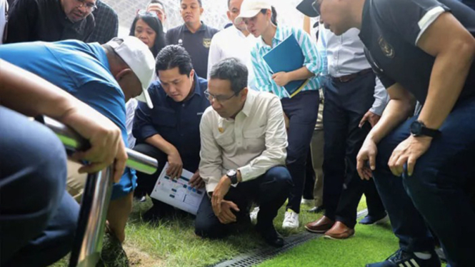 Peninjauan rumput Stadion JIS