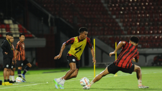 Arema FC latihan di Stadion Kapten I Wayan Dipta