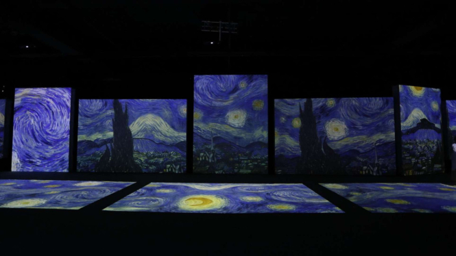 Starry Night karya Vincent Van Gogh di Van Gogh Alive Jakarta