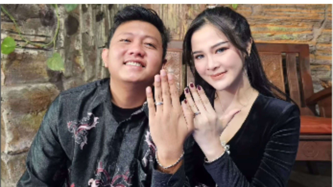 Denny Caknan bersama sang istri, Bella Bonita