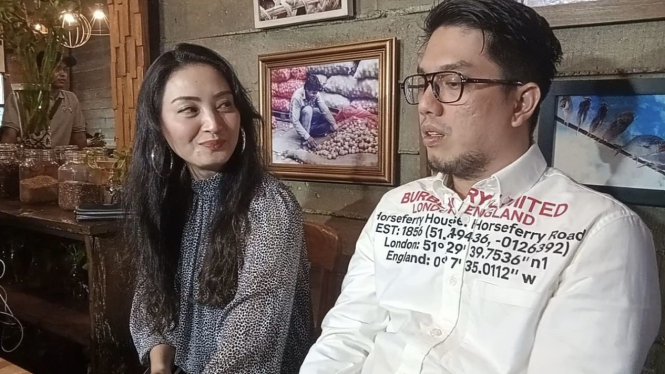 Della Puspita dan Arman Wosi.