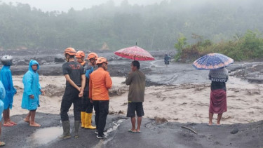Banjir Lahar Dingin Gunung Semeru Terjang Lumajang