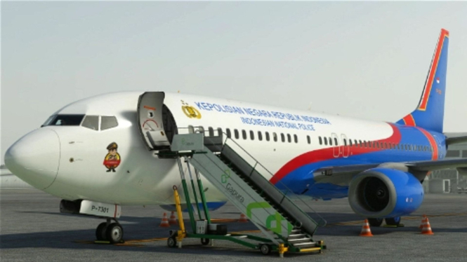 Pesawat baru Polri Boeing 737-800NG, register P-7301