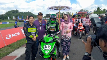 Umbrella Girls Oneprix Indonesia Motorprix Championship