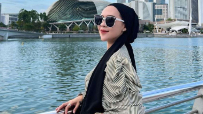 Selebgram Meylisa Zaara
