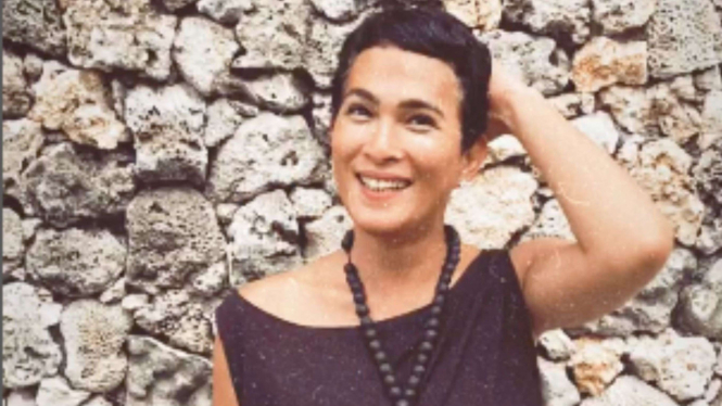 Oscar Lawalata/Asha Smara Darra