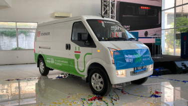 VIVA Otomotif: DFSK Gelora E jadi armada DB Schenker