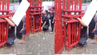 Viral Bocah Terjebak dalam Teralis Besi 