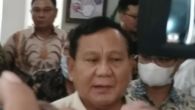 Prabowo jenguk Cak Nun di RSUP Dr Sardjito, Yogyakarta