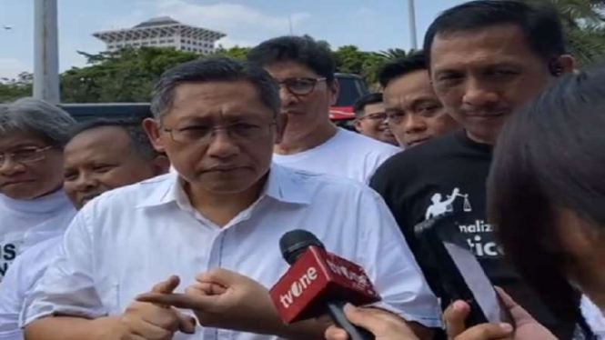 Ketua Umum PKN Anas Urbaningrum di kawasan Monas, Jakarta Pusat